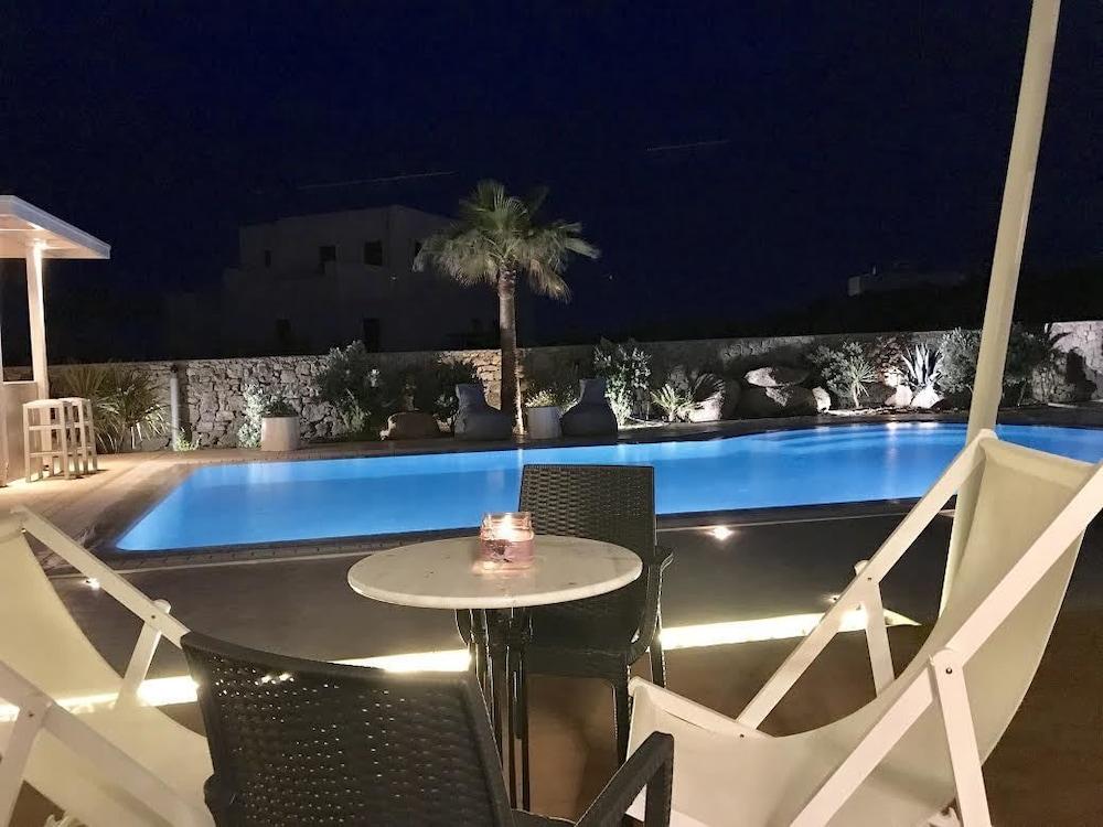 Queen Boutique Suites