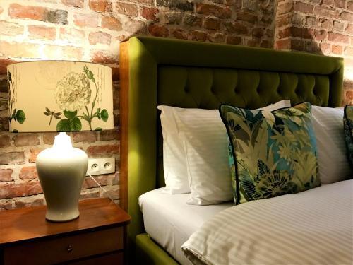 SleepWell Apartments