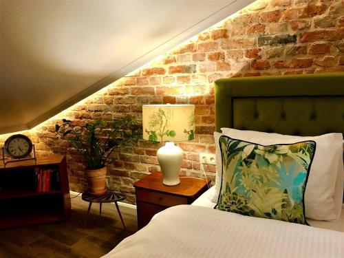 SleepWell Apartments