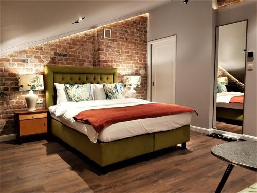 SleepWell Apartments