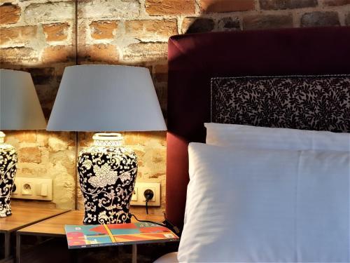 SleepWell Apartments