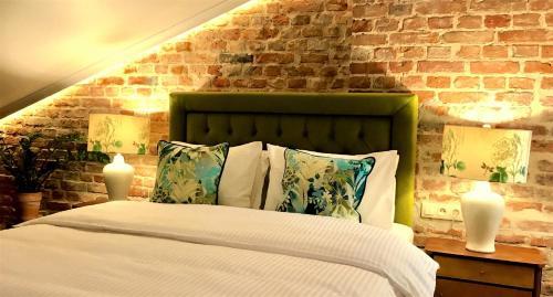 SleepWell Apartments