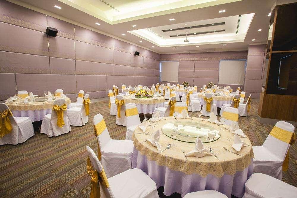 Royal Nakhara Hotel and Convention Centre