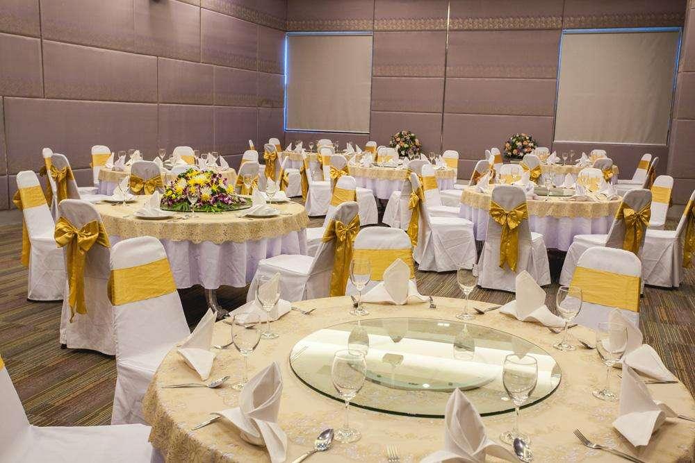 Royal Nakhara Hotel and Convention Centre