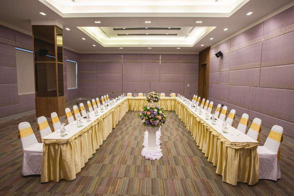 Royal Nakhara Hotel and Convention Centre