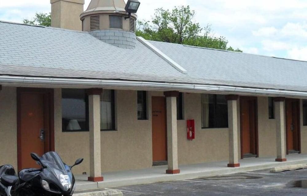 Red Carpet Inn Brooklawn