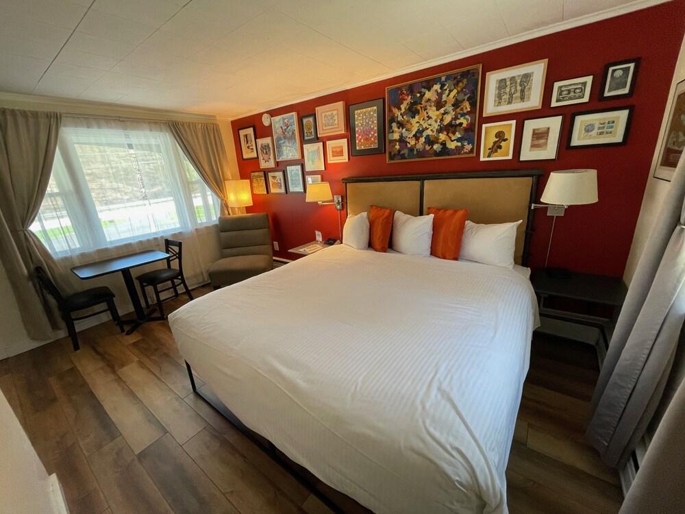 Sleep Woodstock Motel