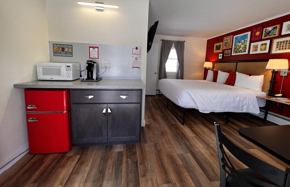 Sleep Woodstock Motel
