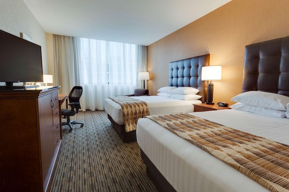 Drury Plaza Hotel at the Arch