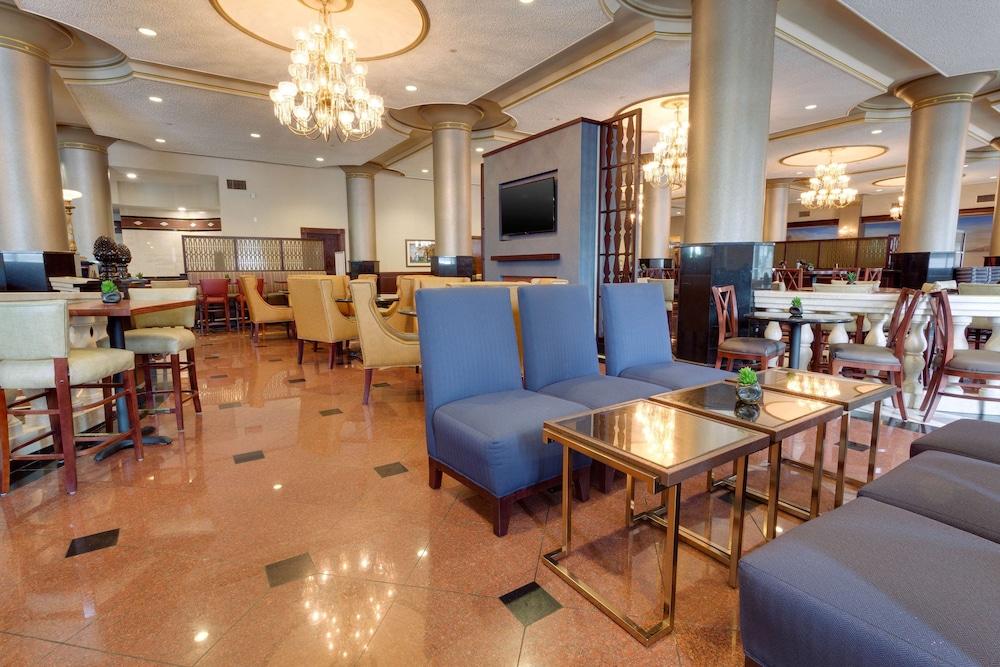 Drury Plaza Hotel at the Arch