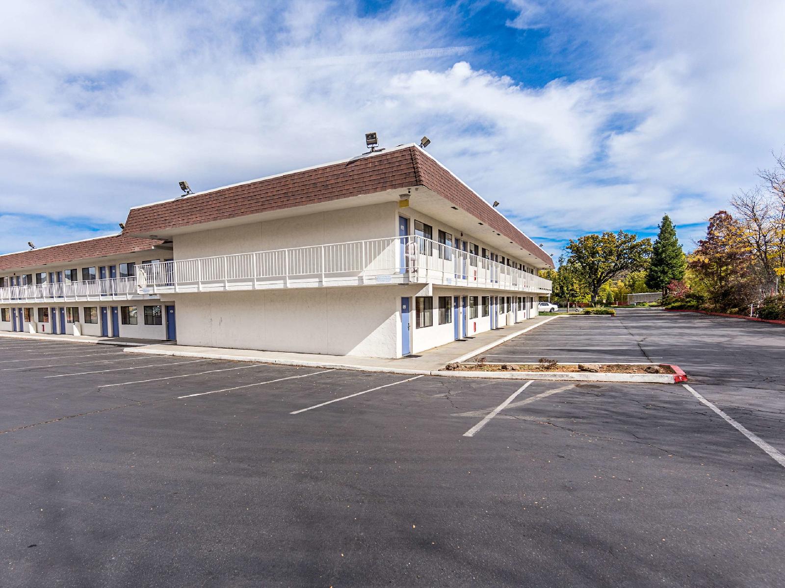Motel 6