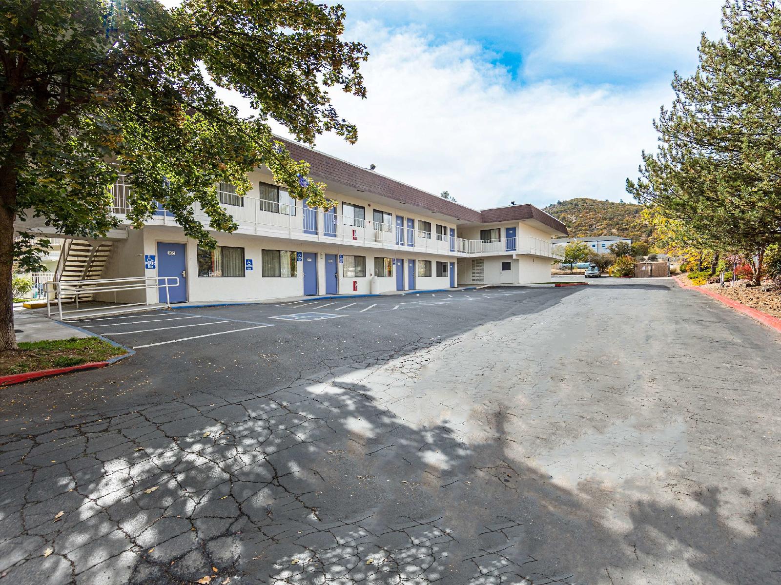 Motel 6