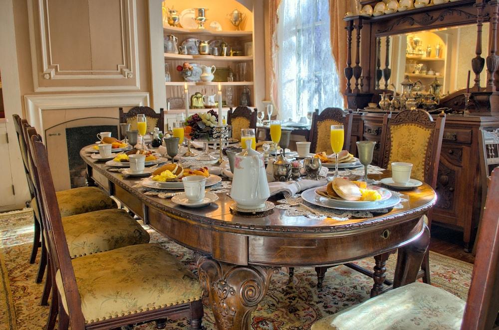 The Corners Mansion Inn