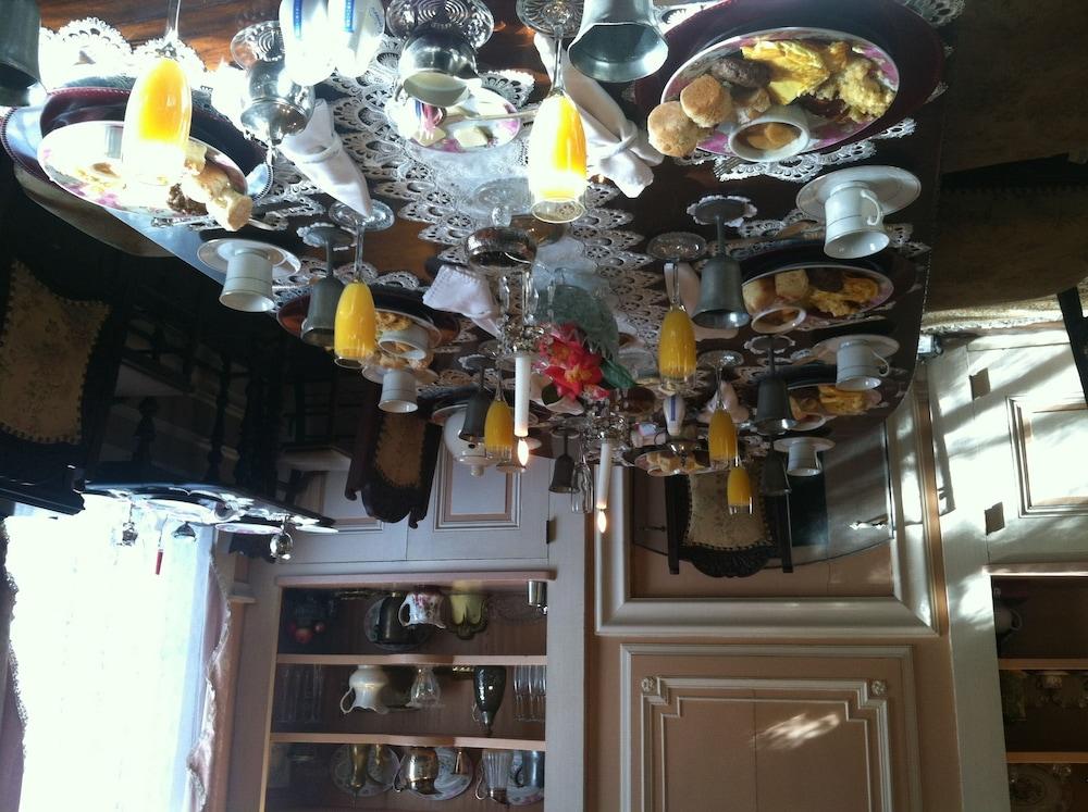 The Corners Mansion Inn