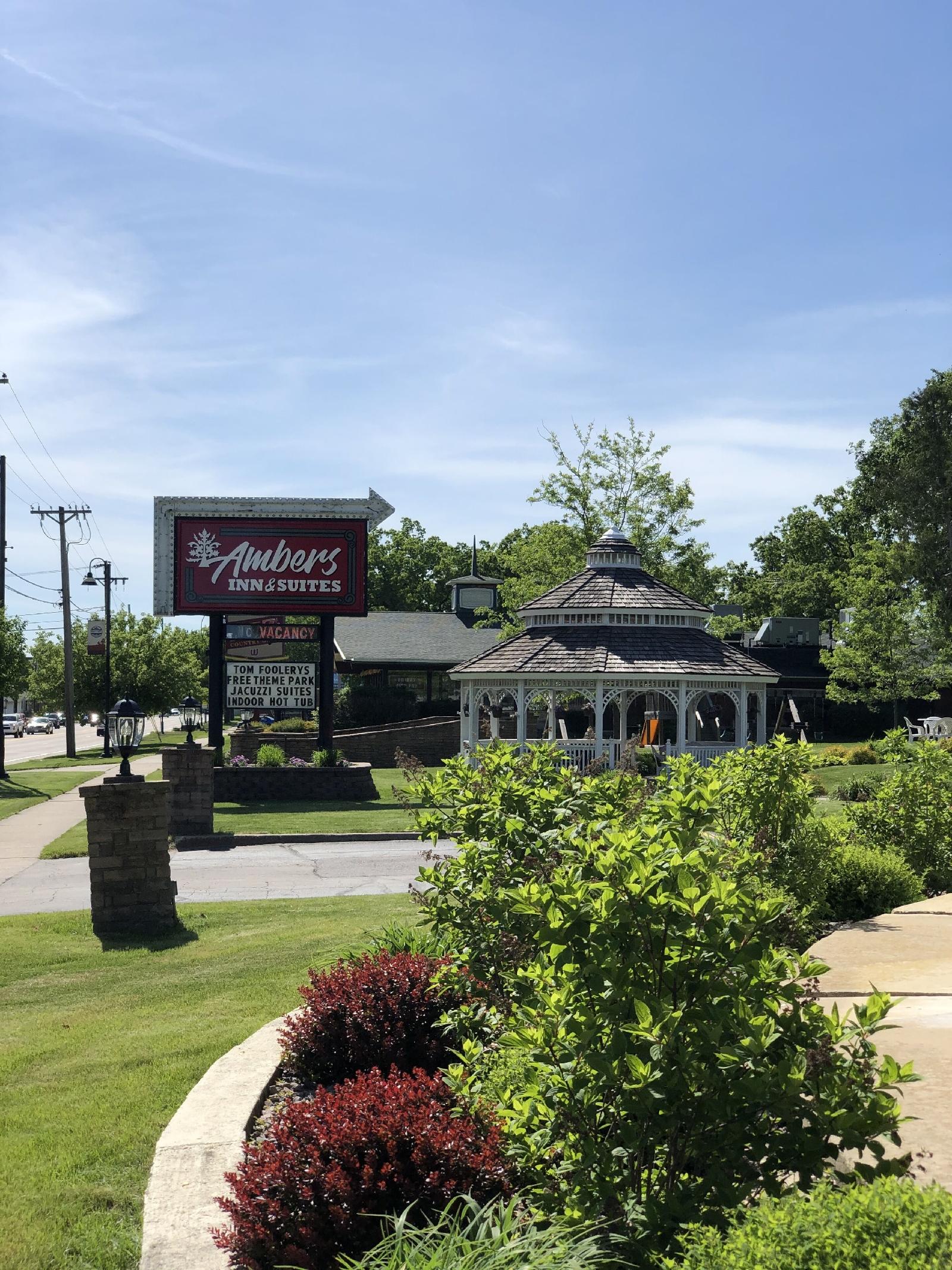 Amber's Inn & Suites