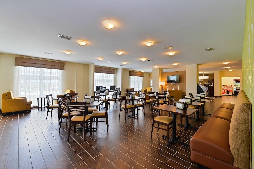 Sleep Inn & Suites