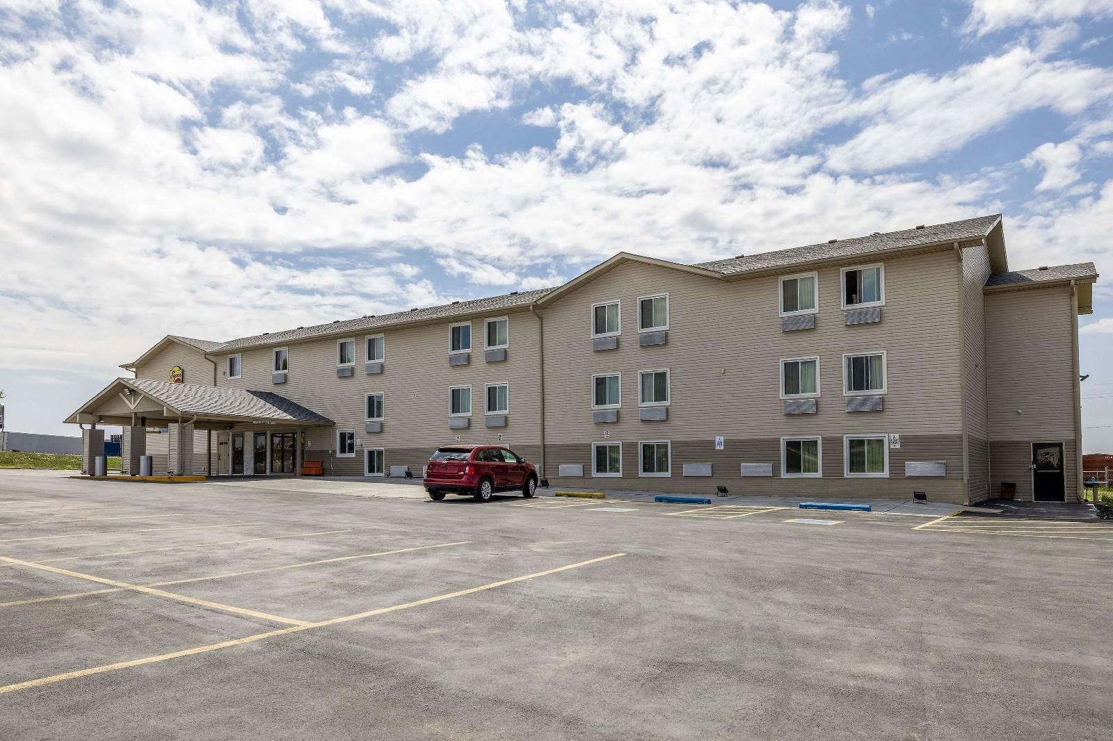 Red Carpet Inn Omaha