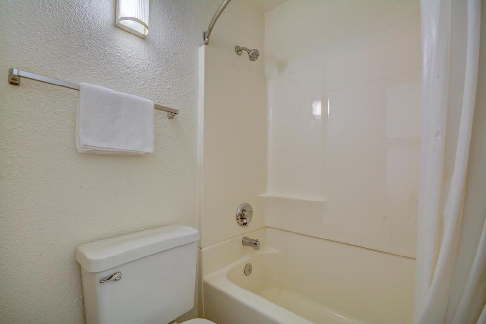 Motel 6 Everett South