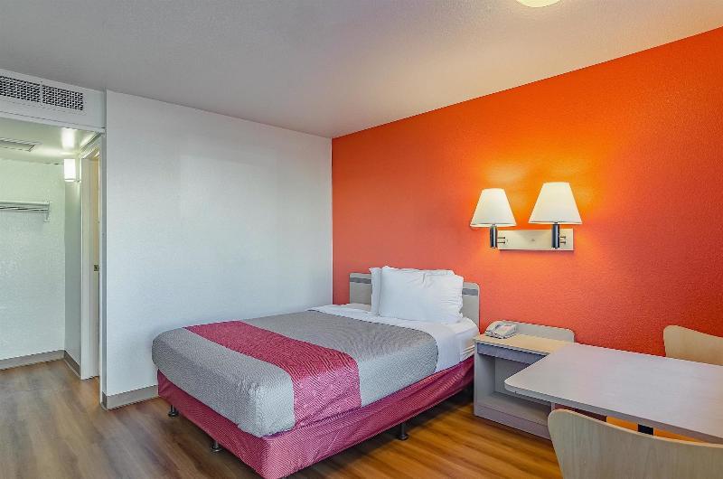 Motel 6 Cheyenne