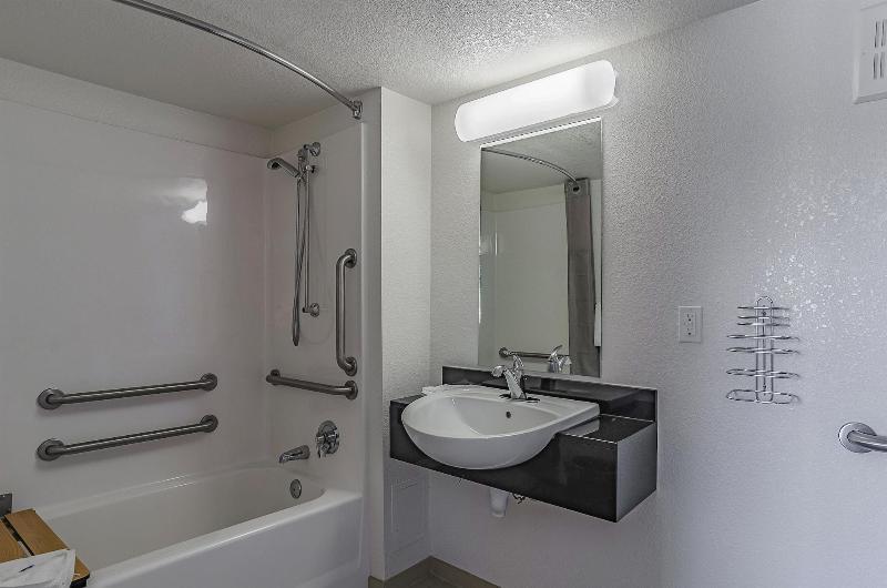 Motel 6 Cheyenne