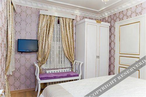 Romantic Mansion