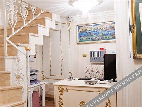 Romantic Mansion