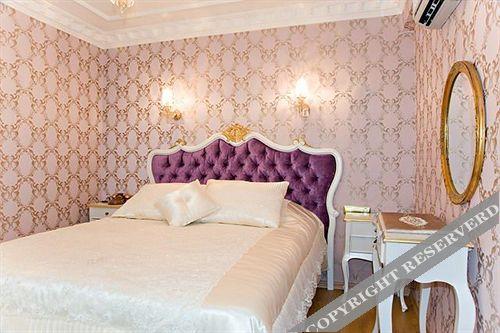 Romantic Mansion