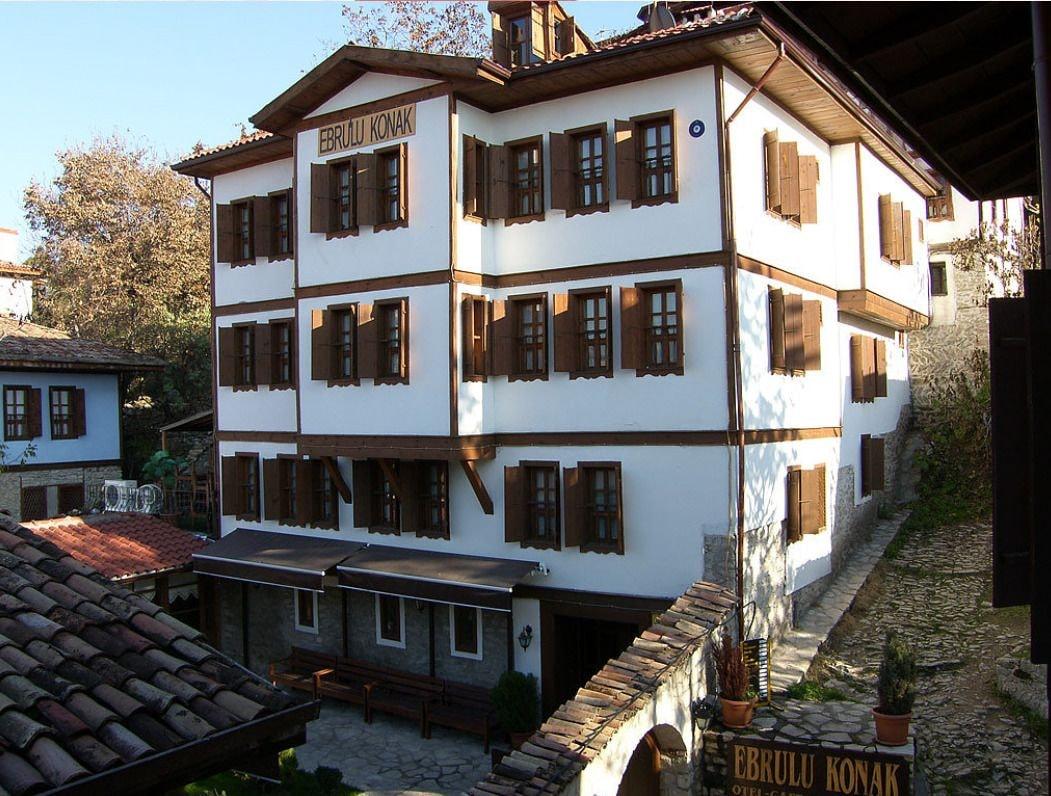 Ebrulu Konak