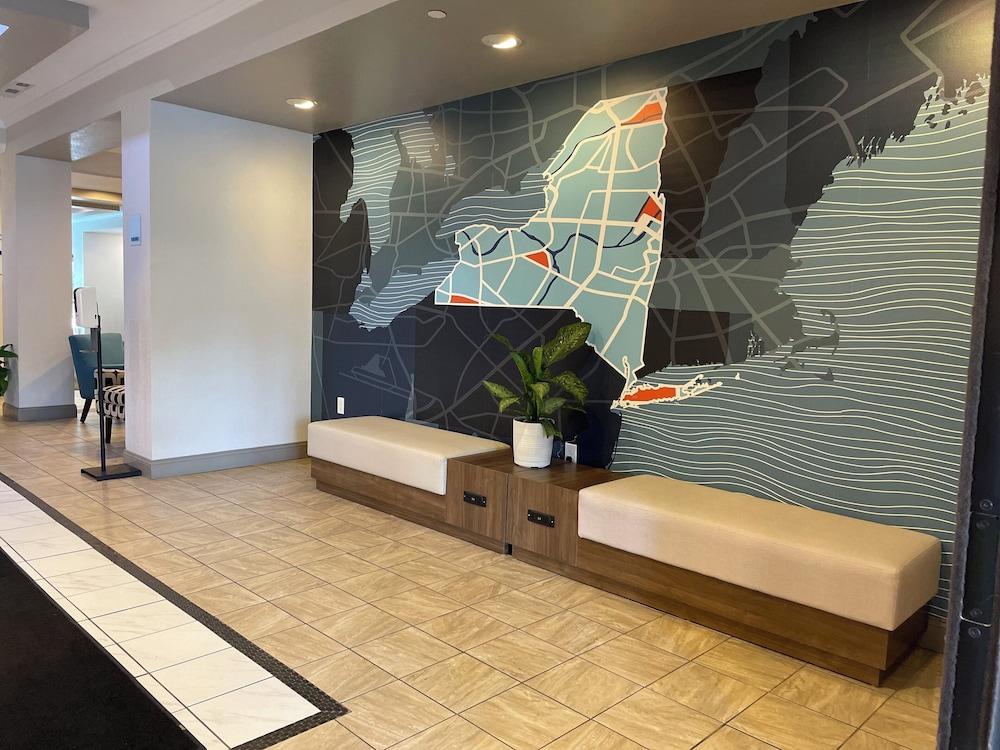 Holiday Inn Express & Suites Montgomery