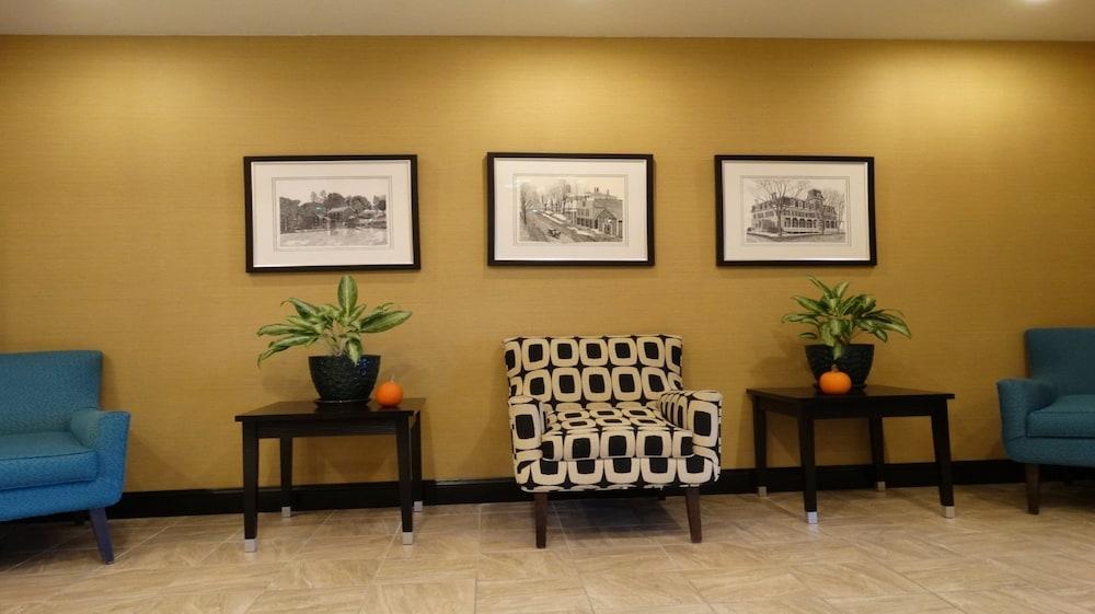 Holiday Inn Express & Suites Montgomery