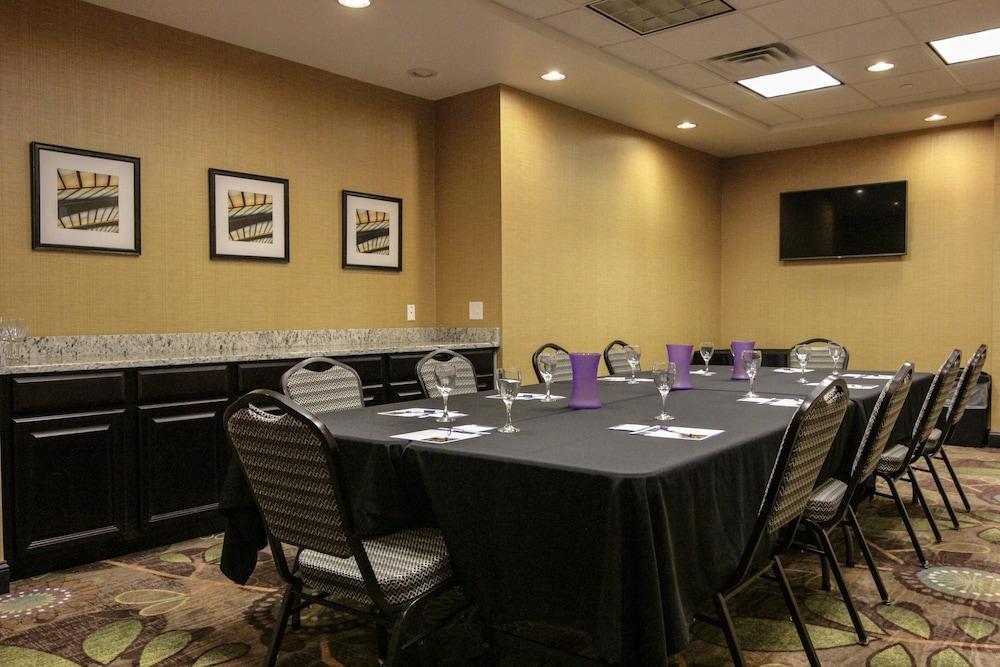 Holiday Inn Express & Suites Montgomery
