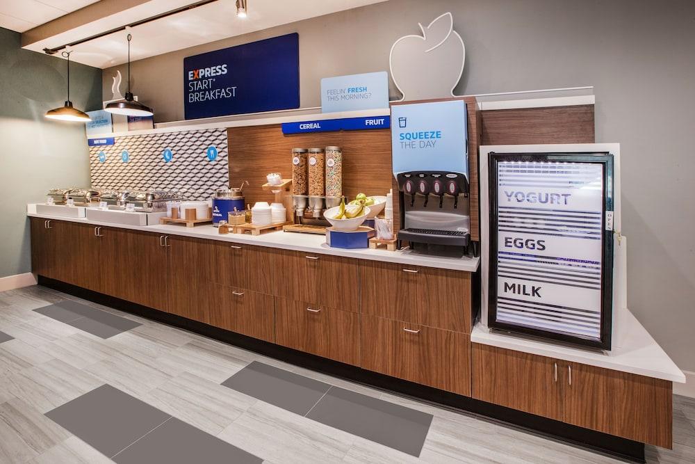 Holiday Inn Express & Suites Montgomery