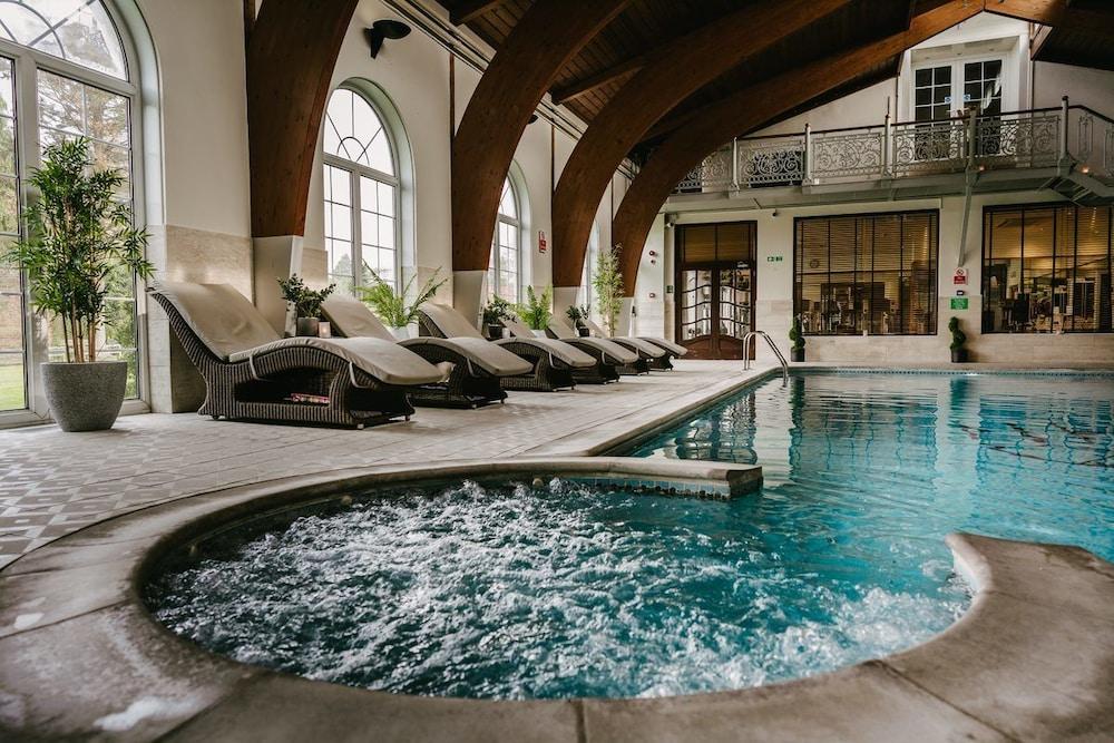Rowton Hall Hotel & Spa