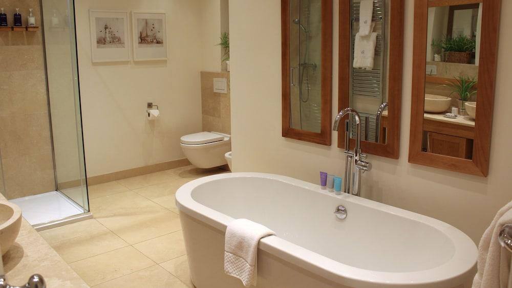 Rowton Hall Hotel & Spa