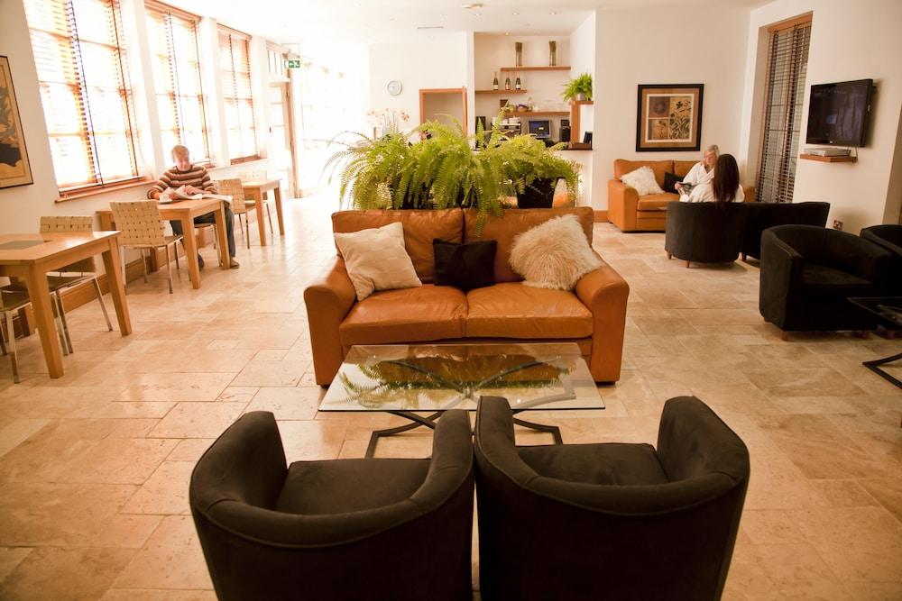 Rowton Hall Hotel & Spa