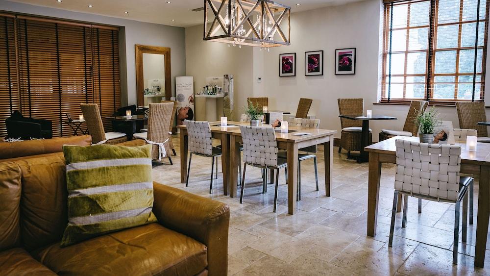 Rowton Hall Hotel & Spa