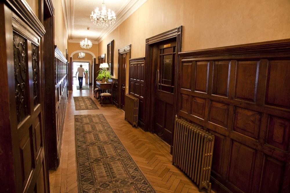 Rowton Hall Hotel & Spa
