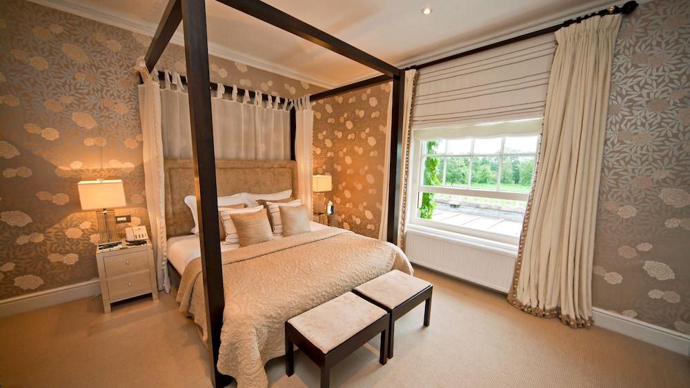 Rowton Hall Hotel & Spa