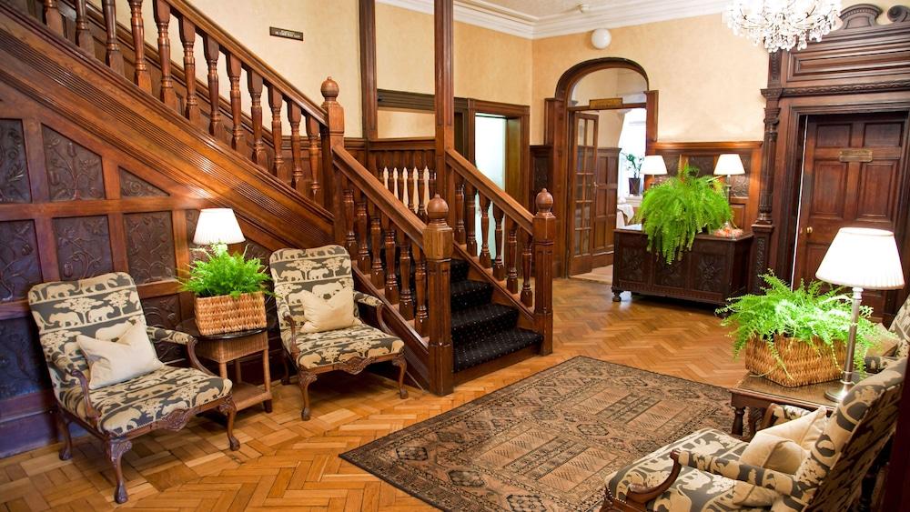 Rowton Hall Hotel & Spa