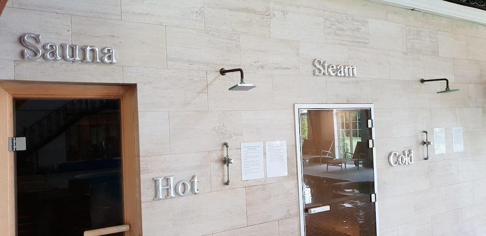 Rowton Hall Hotel & Spa