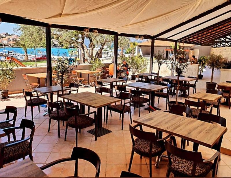 Hotel Lumbarda