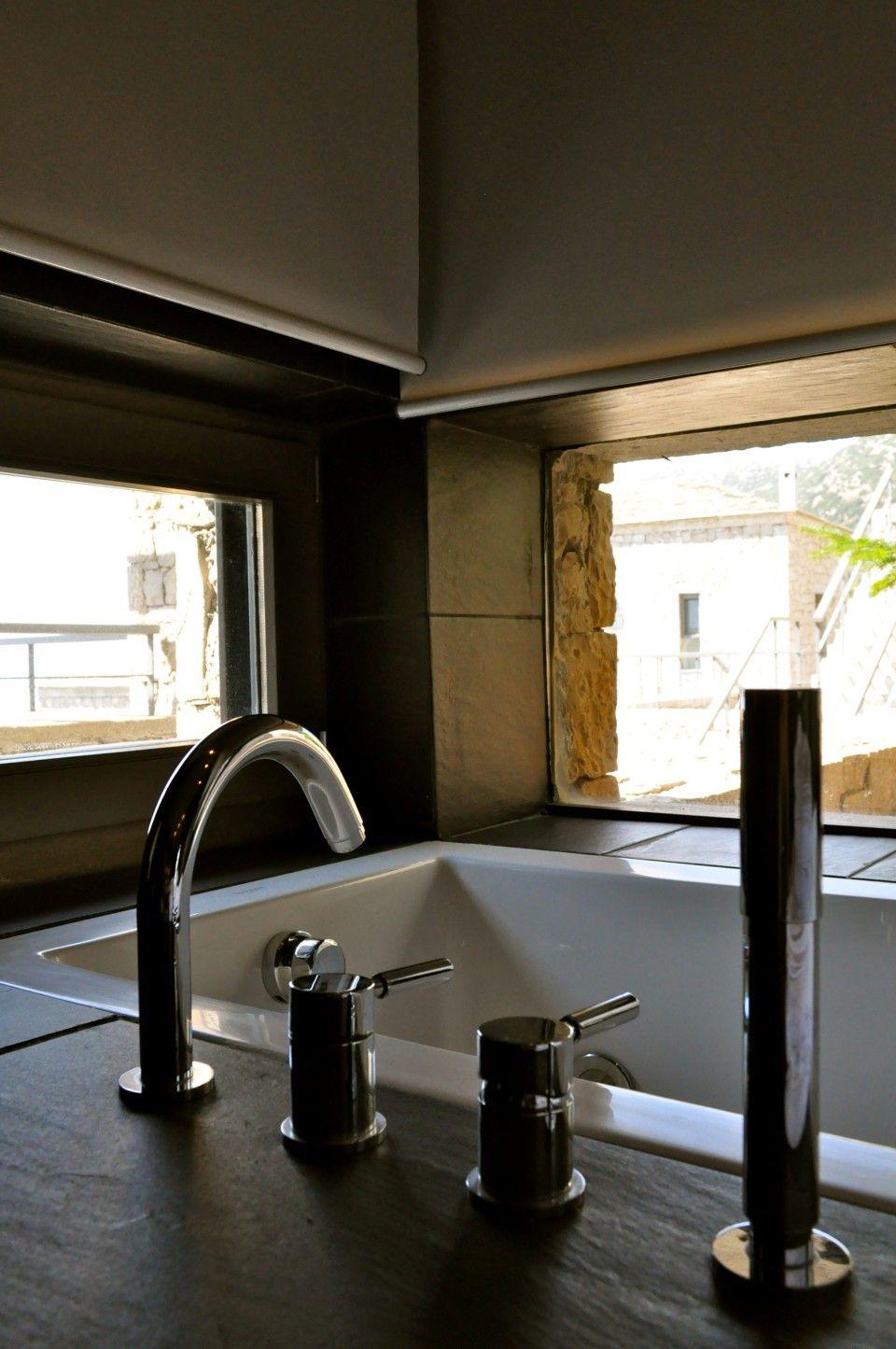 Elafivolia Arahova Suites