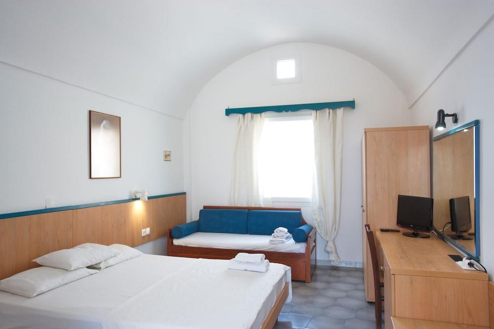 Sunrise Studios In Perissa