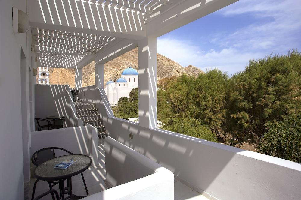 Sunrise Studios In Perissa