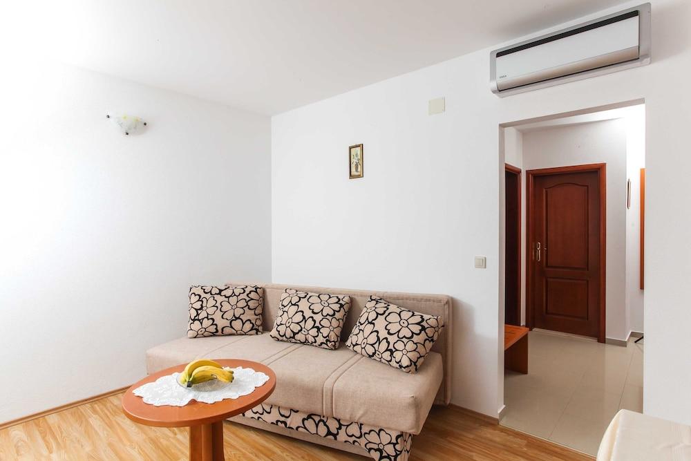Apartments Ana