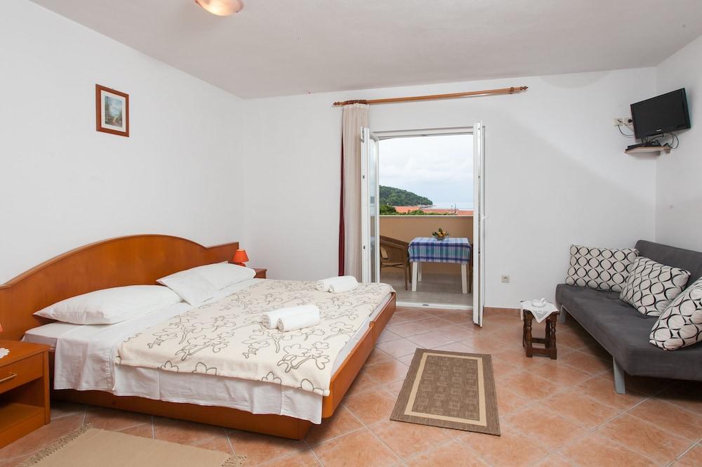 Apartments Ana