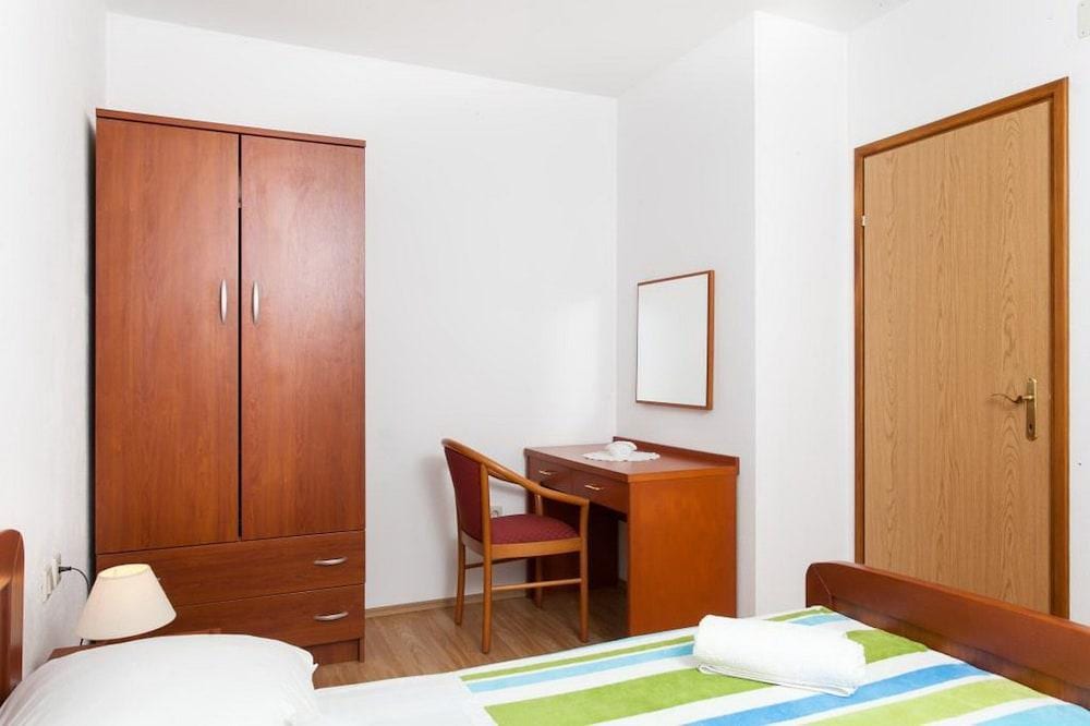 Apartments Ana