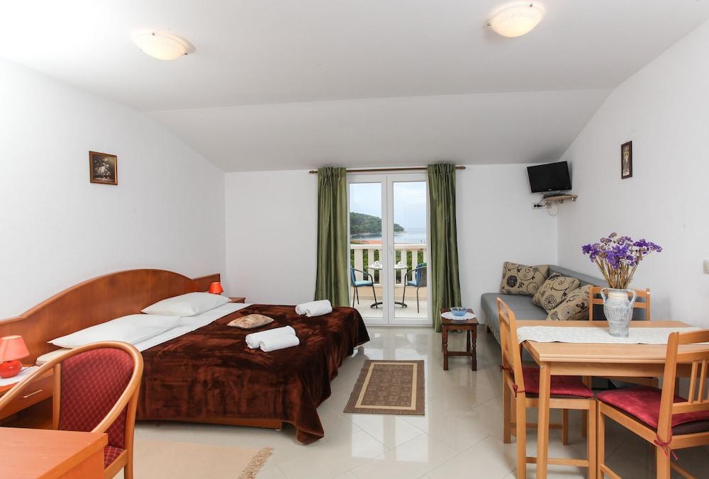 Apartments Ana