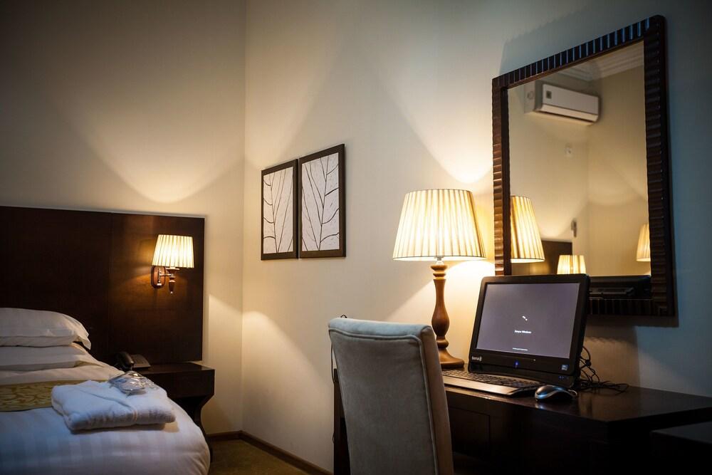 Twins Hotel
