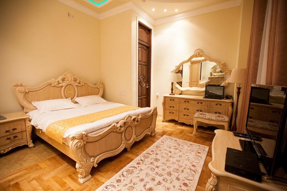 Twins Hotel